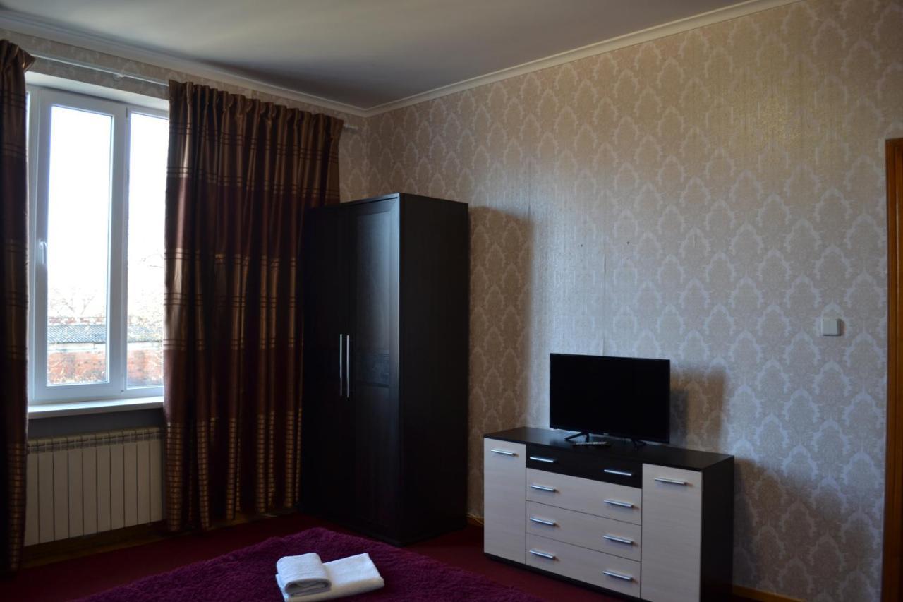 Art Hotel Tsjernivtsi Eksteriør bilde